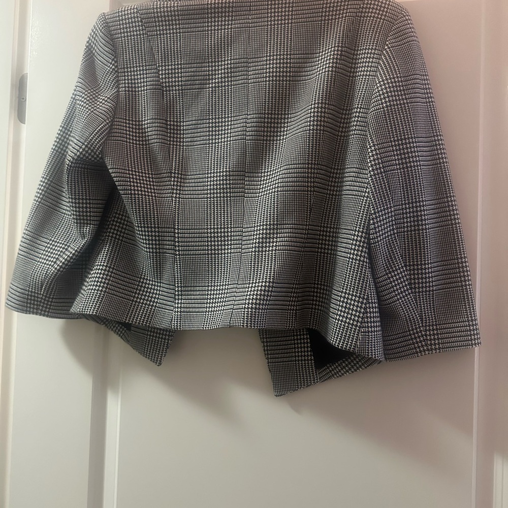 Express Women's Classic Black and White Checkered Blazer - Picture 3 of 3
